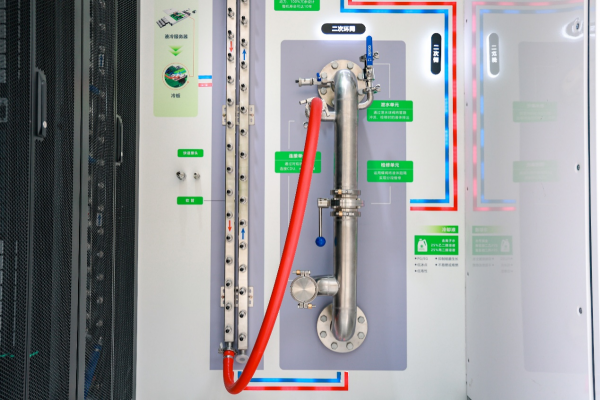AI狂飚的背后：看施耐德电气如何以持续创新点亮智算产业未来