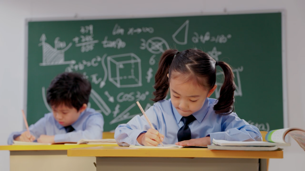 　　破解传统课堂痛点：华为坤灵智能互动教室方案有点东西